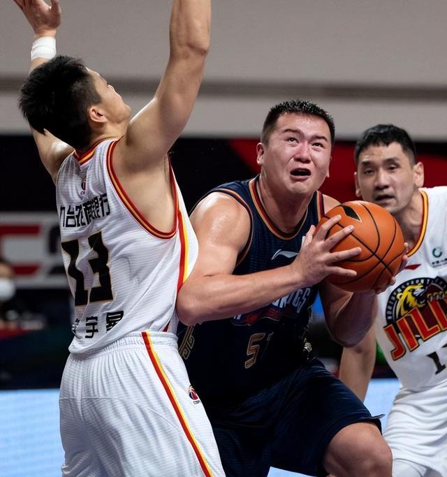 开云体育入口-清晨欧篮联传出新动向,广东宏远伤情更新,管理层表态——赛场秩序良好,医务组通报恢复的简单介绍